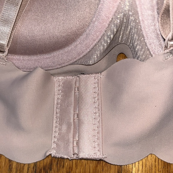 Felina Nude Scalloped Band Bra with Molded Cups and Underwire Lingerie Size 38C - Picture 6 of 9